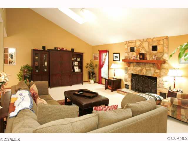 3405 7 Oaks Road Midlothian, VA 23112 - Photo 2 of 12 Den/Family/Great Room