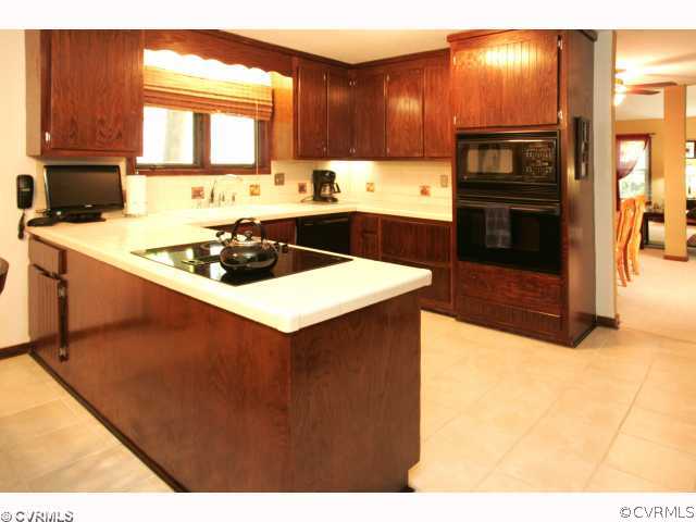 3405 7 Oaks Road Midlothian, VA 23112 - Photo 5 of 12 Kitchen