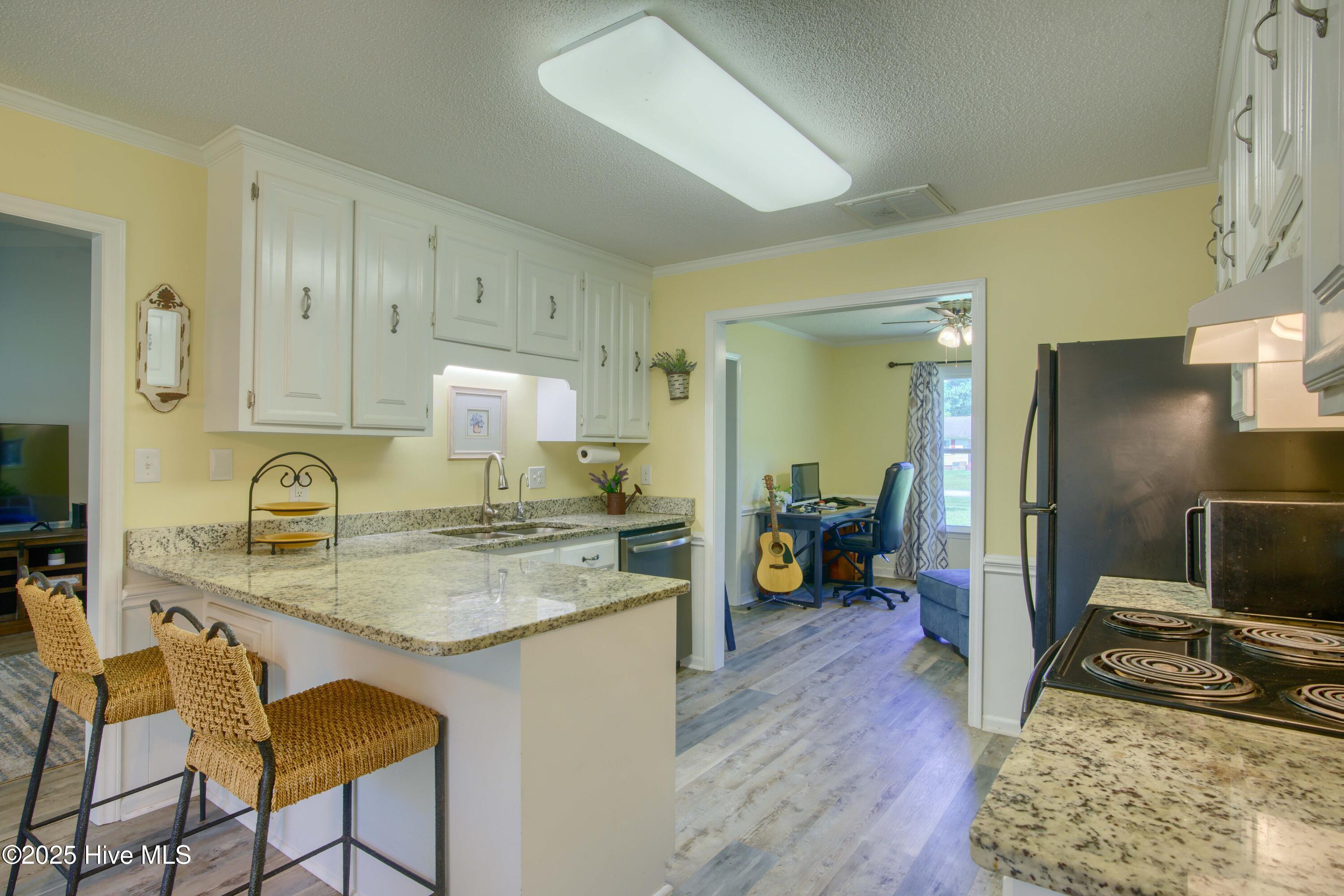102 Ridgewood Trail New Bern, NC 28560 - Photo 15 of 66 102 Ridgewood - Interior - Edited_14