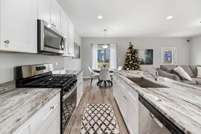 $320,000 | 1240 Gillespie Lane, Yorkville, IL 60560