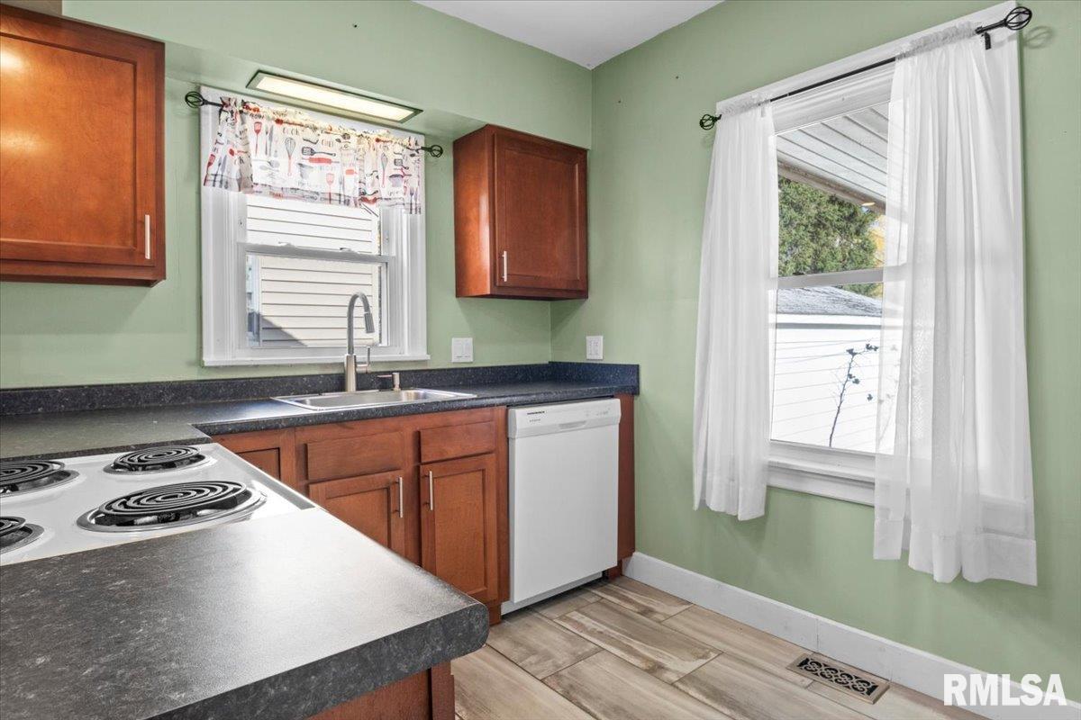 2416 South 8th Street Springfield, IL 62703 - Photo 12 of 37