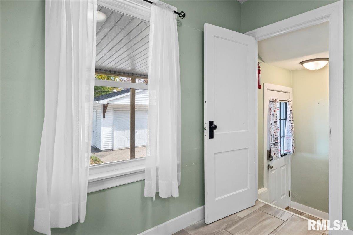 2416 South 8th Street Springfield, IL 62703 - Photo 15 of 37
