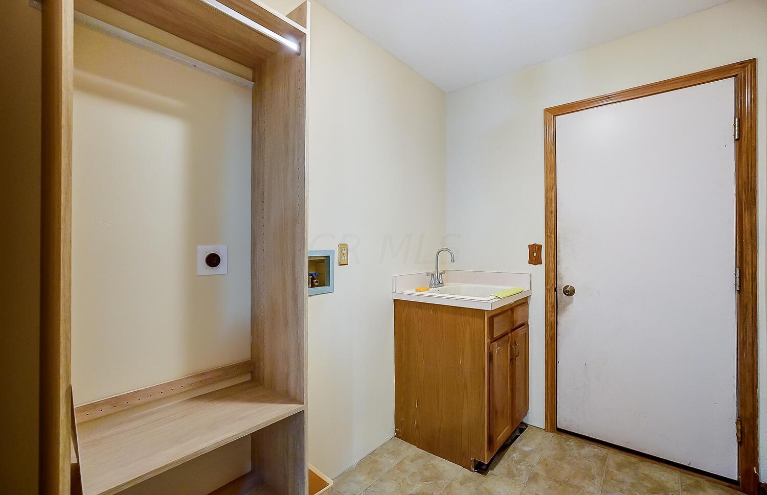 667 Ridenour Road Columbus, OH 43230 - Photo 26 of 66