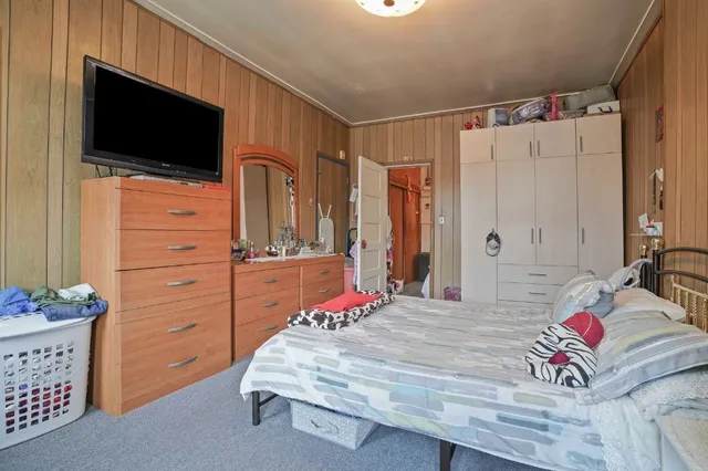 $1,425,000 | 67-03 Myrtle Avenue | Glendale