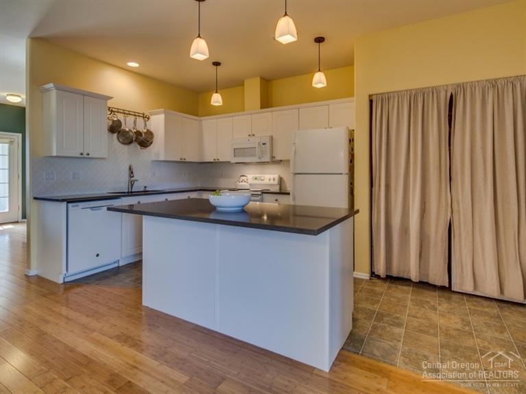 61193 Larkspur Loop Bend, OR 97702 - Photo 8 of 22 Additional Photo