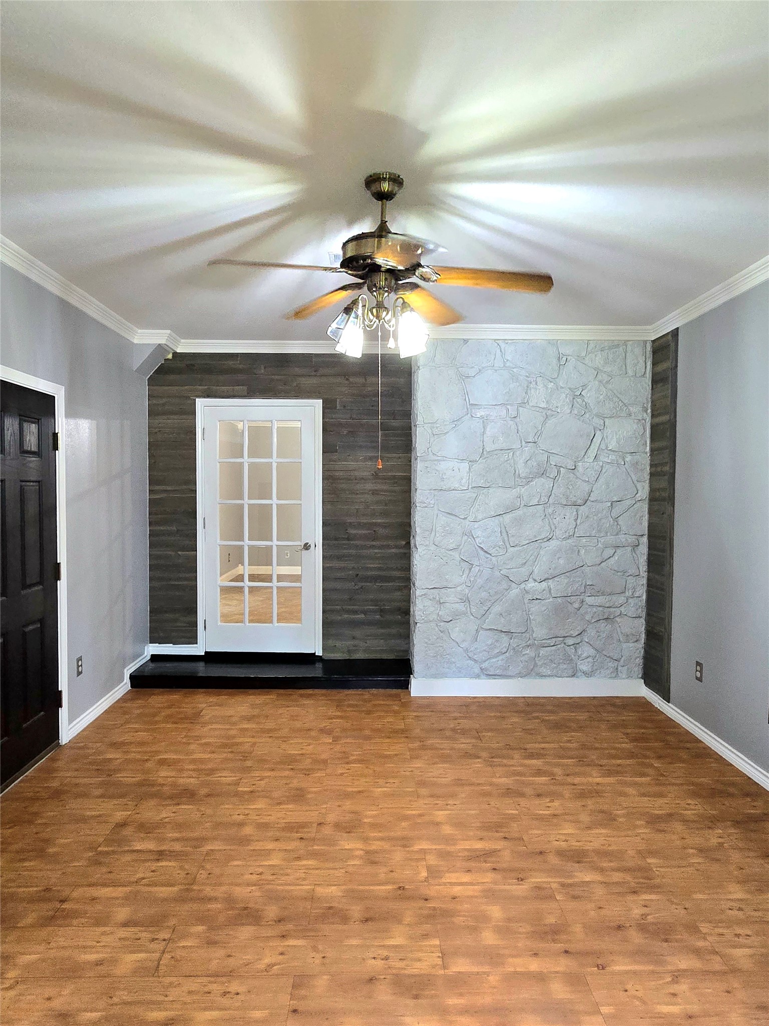 13580 Fm 2025 Road Cleveland, TX 77328 - Photo 17 of 50 Additional Living Area/Den