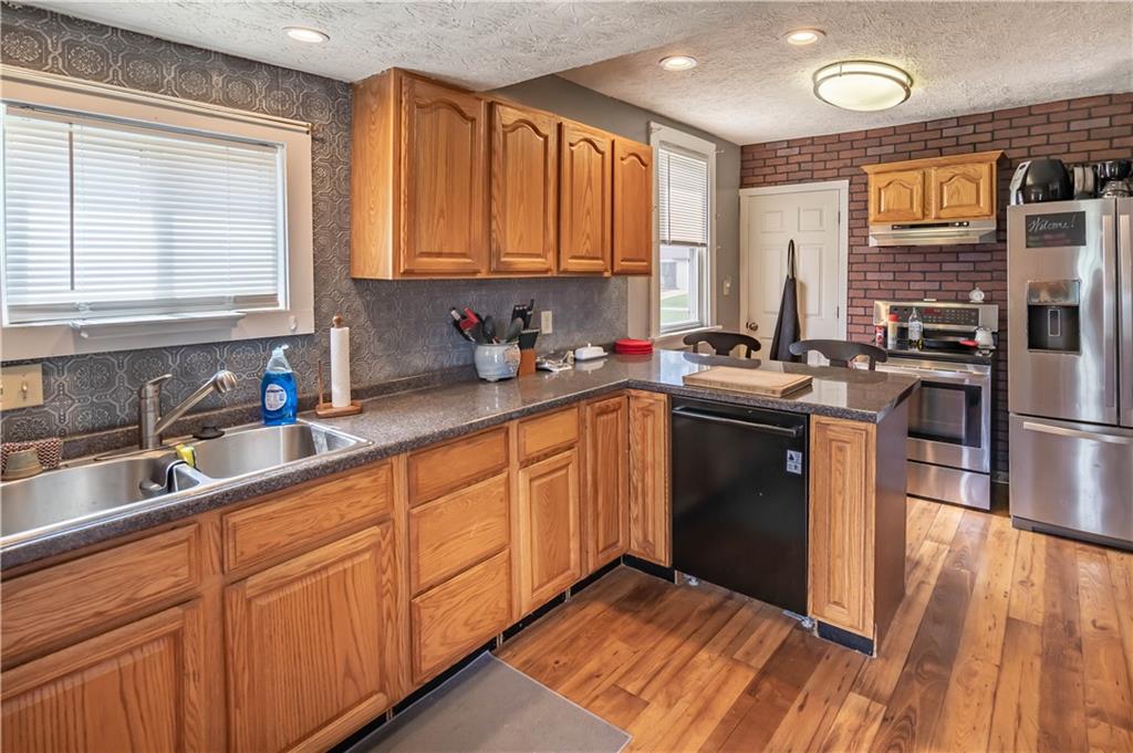 358 Oak Spring Road Canonsburg, PA 15317 - Photo 7 of 19 Gallery Image 7