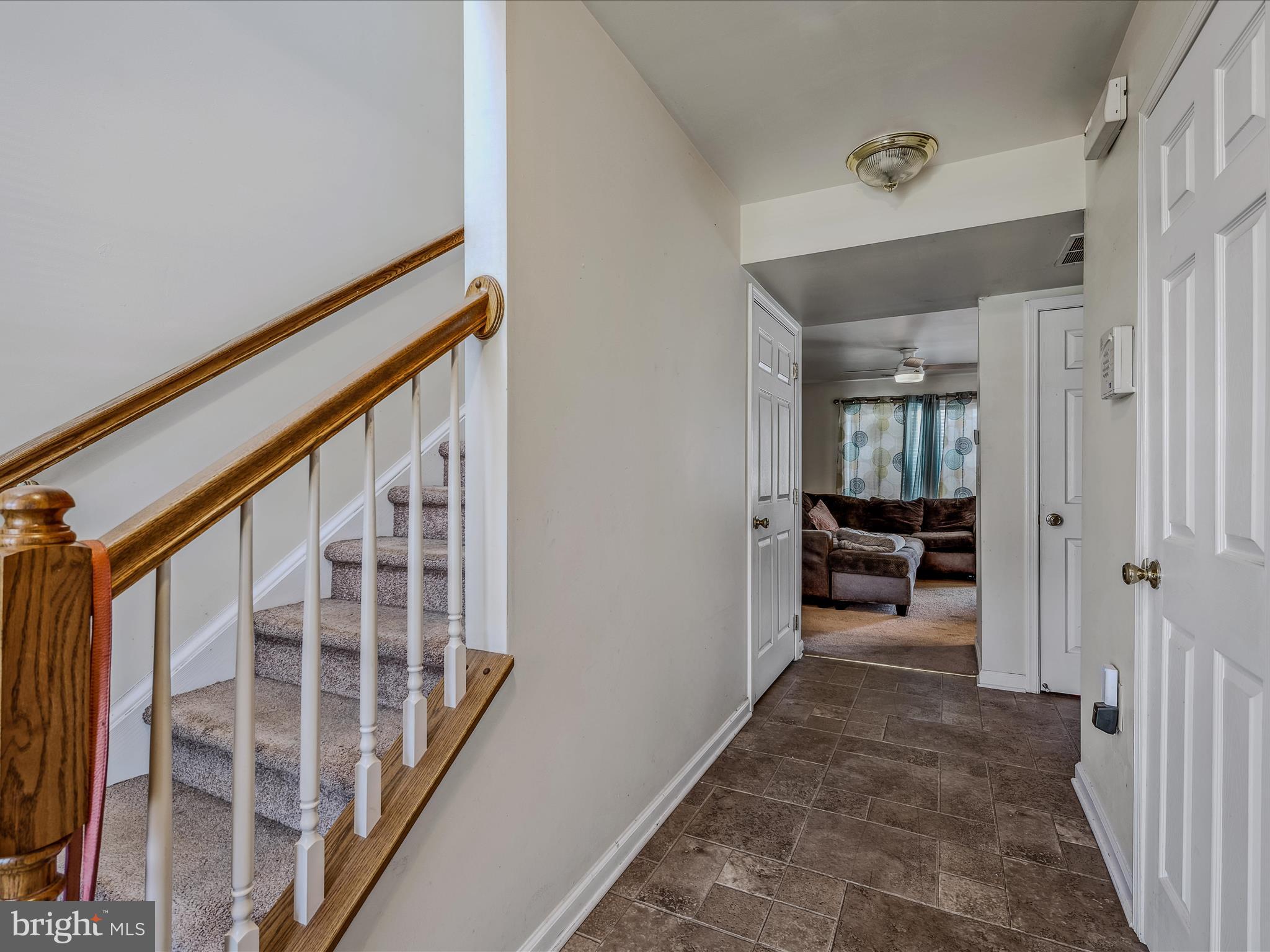 100 Fuzzy Tail Drive Ranson, WV 25438 - Photo 2 of 33 Foyer