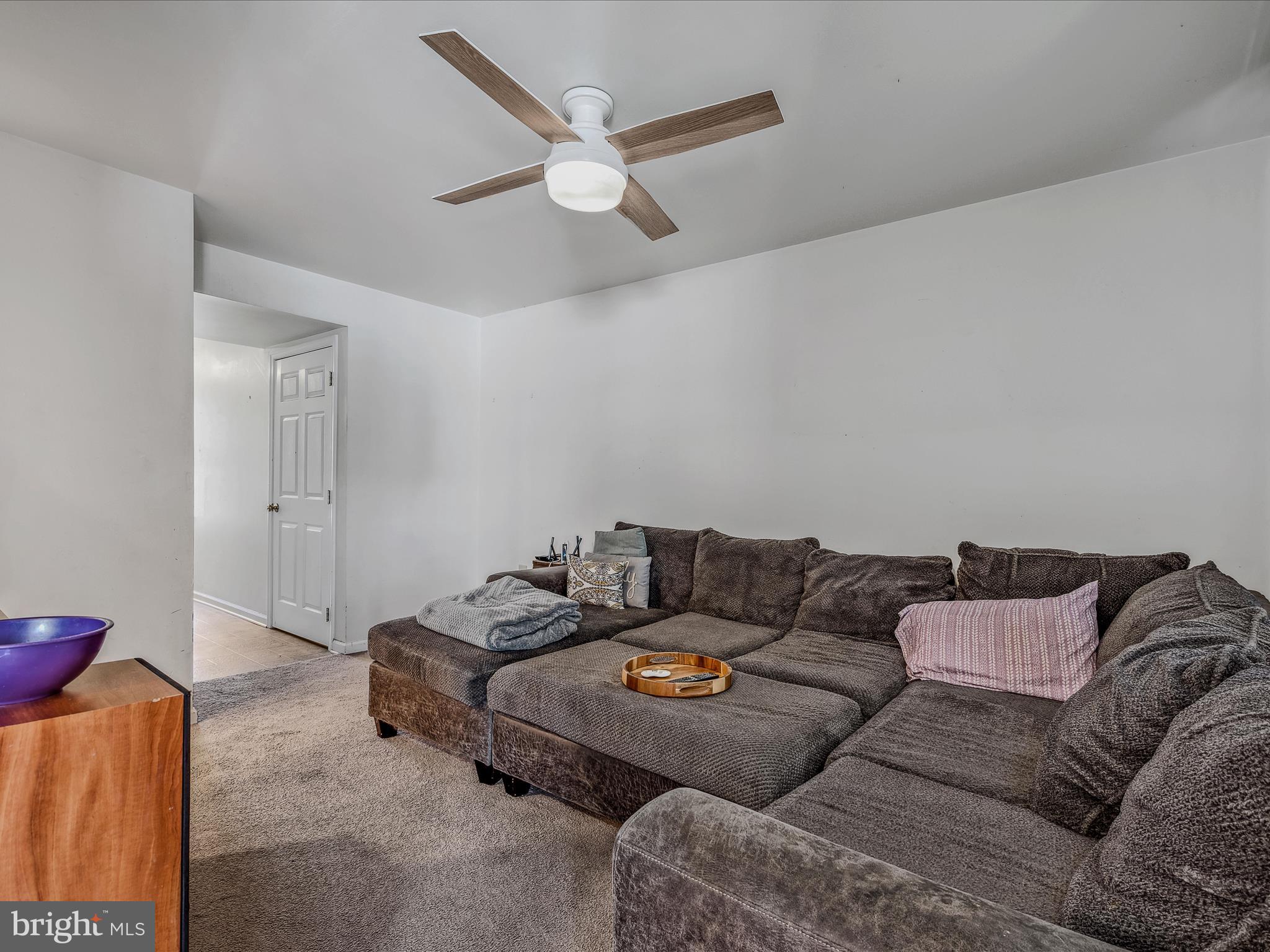 100 Fuzzy Tail Drive Ranson, WV 25438 - Photo 6 of 33 Living Room
