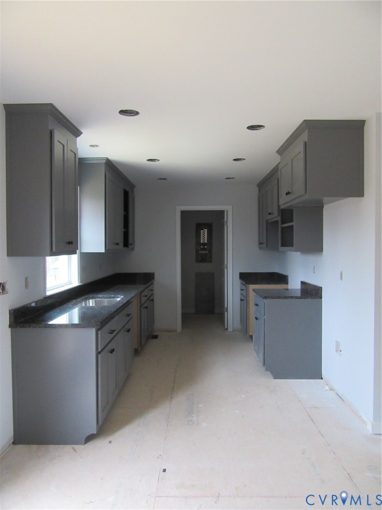 12410 White Oak Church Road Wilsons, VA 23894 - Photo 11 of 38