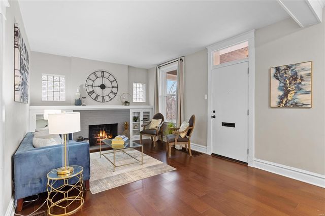 $359,900 | 7444 Wise Avenue, St. Louis, MO 63117