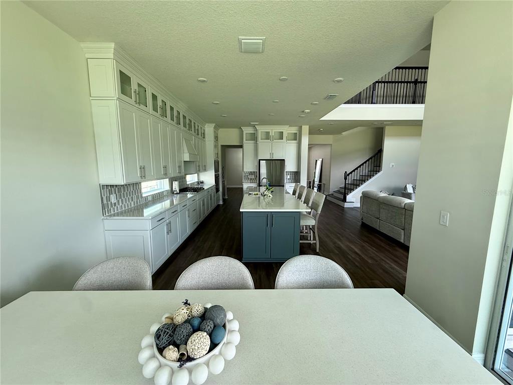 8441 Pk Clf Way Orlando, FL 32836 - Photo 19 of 59 a living room with furniture and a painting