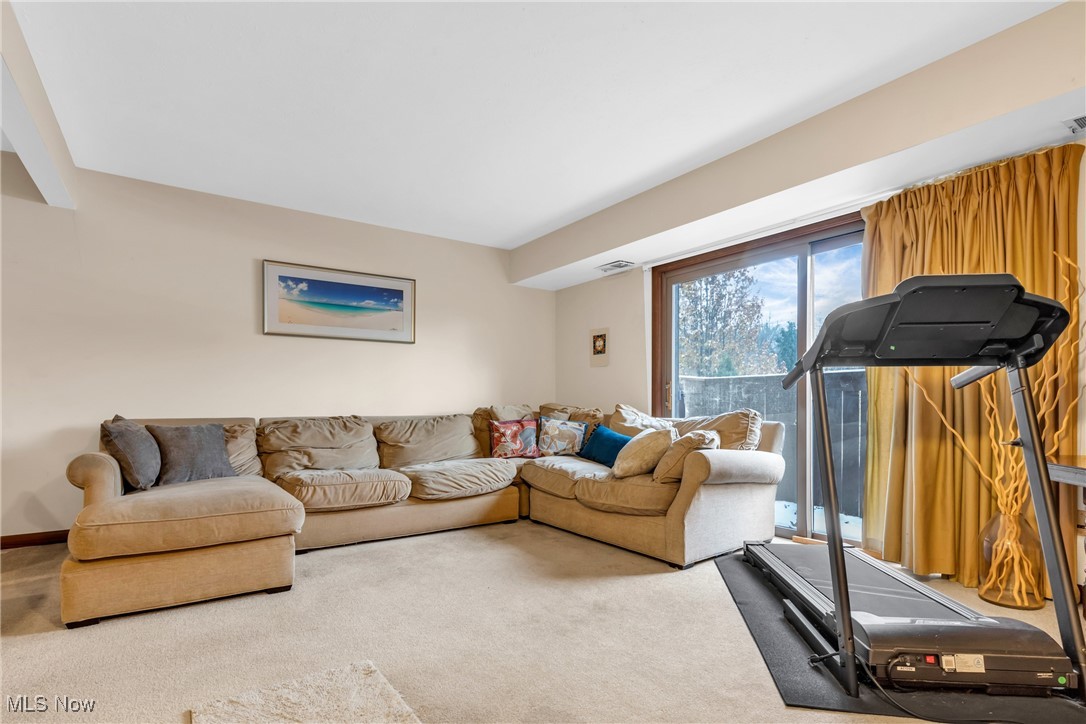 3245 Mayfield Road, Unit 12 Cleveland, OH 44118 - Photo 8 of 28 Gallery Image 8