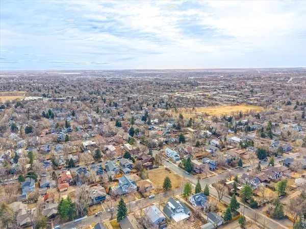 an aerial view of residential building and lake view