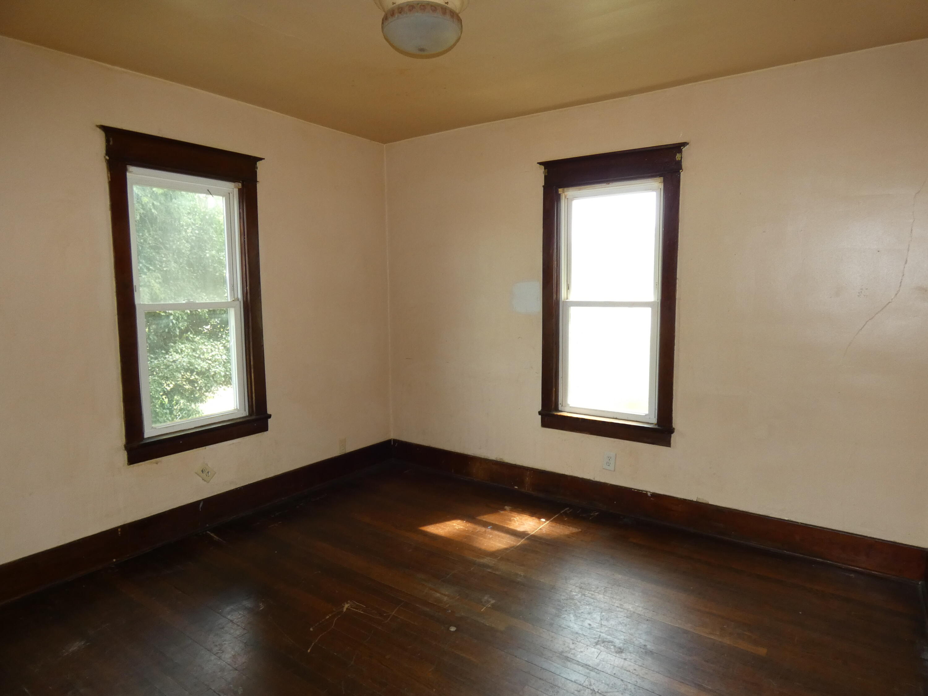 2529 Somerlayton Road Benton Harbor, MI 49022 - Photo 9 of 21 P1060946