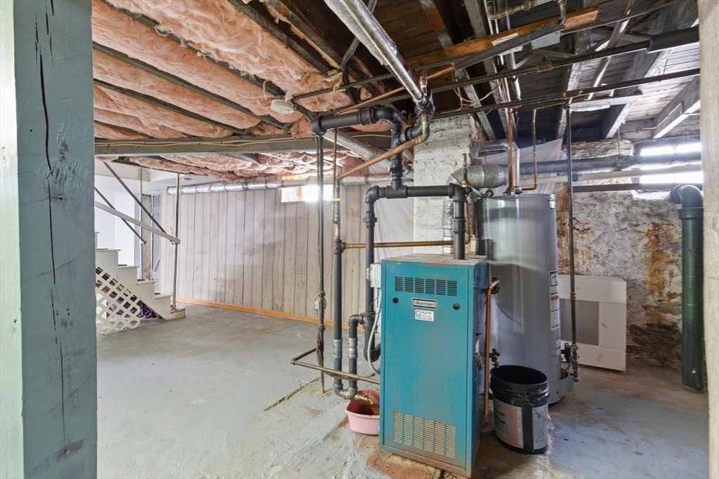 143 Commonwealth Avenue Worcester, MA 01604 - Photo 30 of 35 a view of a room with gym equipment