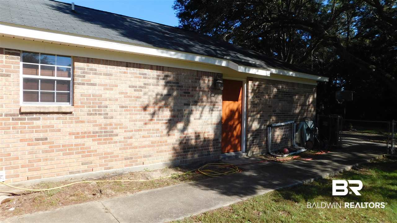 19814 Keller Road Foley, AL 36535 - Photo 15 of 30 Garage