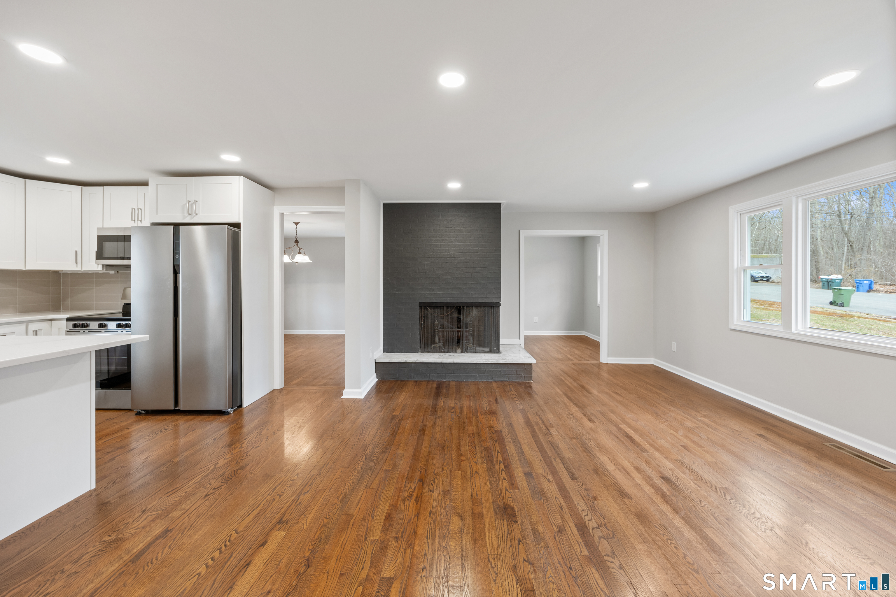 90 Troiano Road Hamden, CT 06518 - Photo 8 of 30