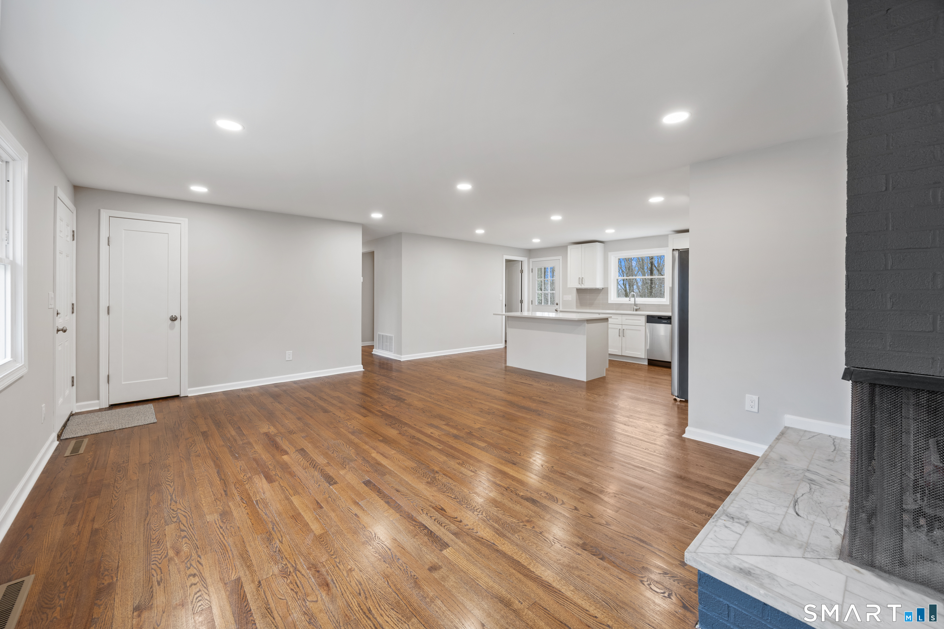 90 Troiano Road Hamden, CT 06518 - Photo 9 of 30