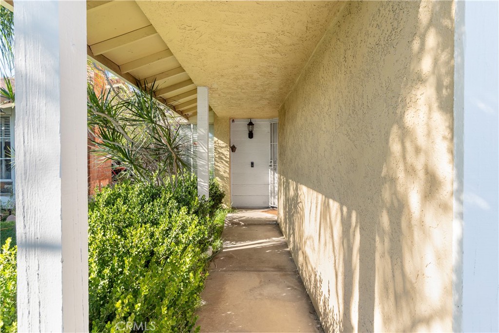 638 West Virginia Street Rialto, CA 92376 - Photo 6 of 29