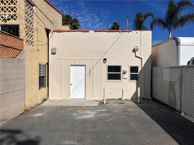 a view of a white house