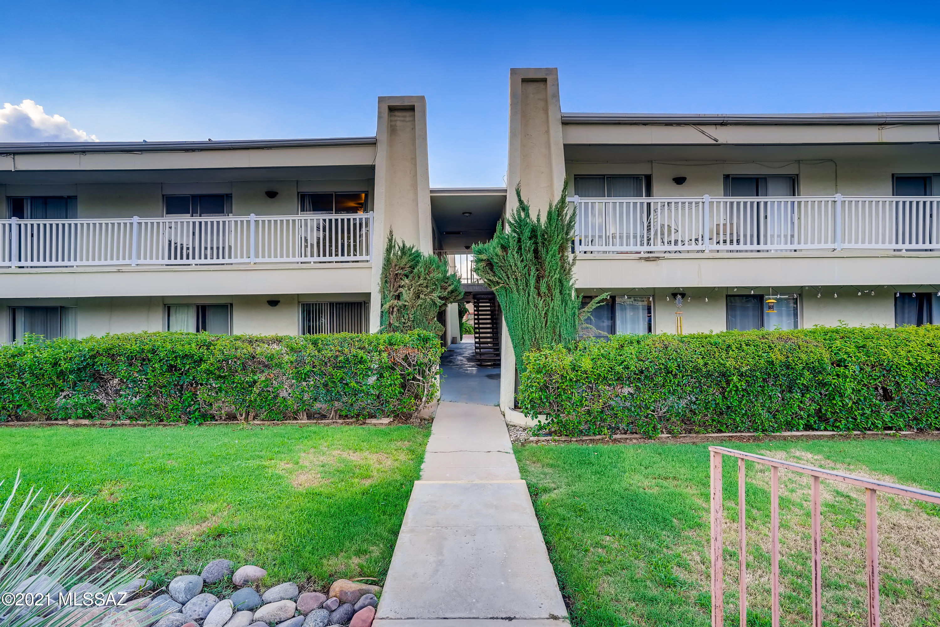 625 South Prudence Road, Unit 202 Tucson, AZ 85710 - Photo 2 of 33