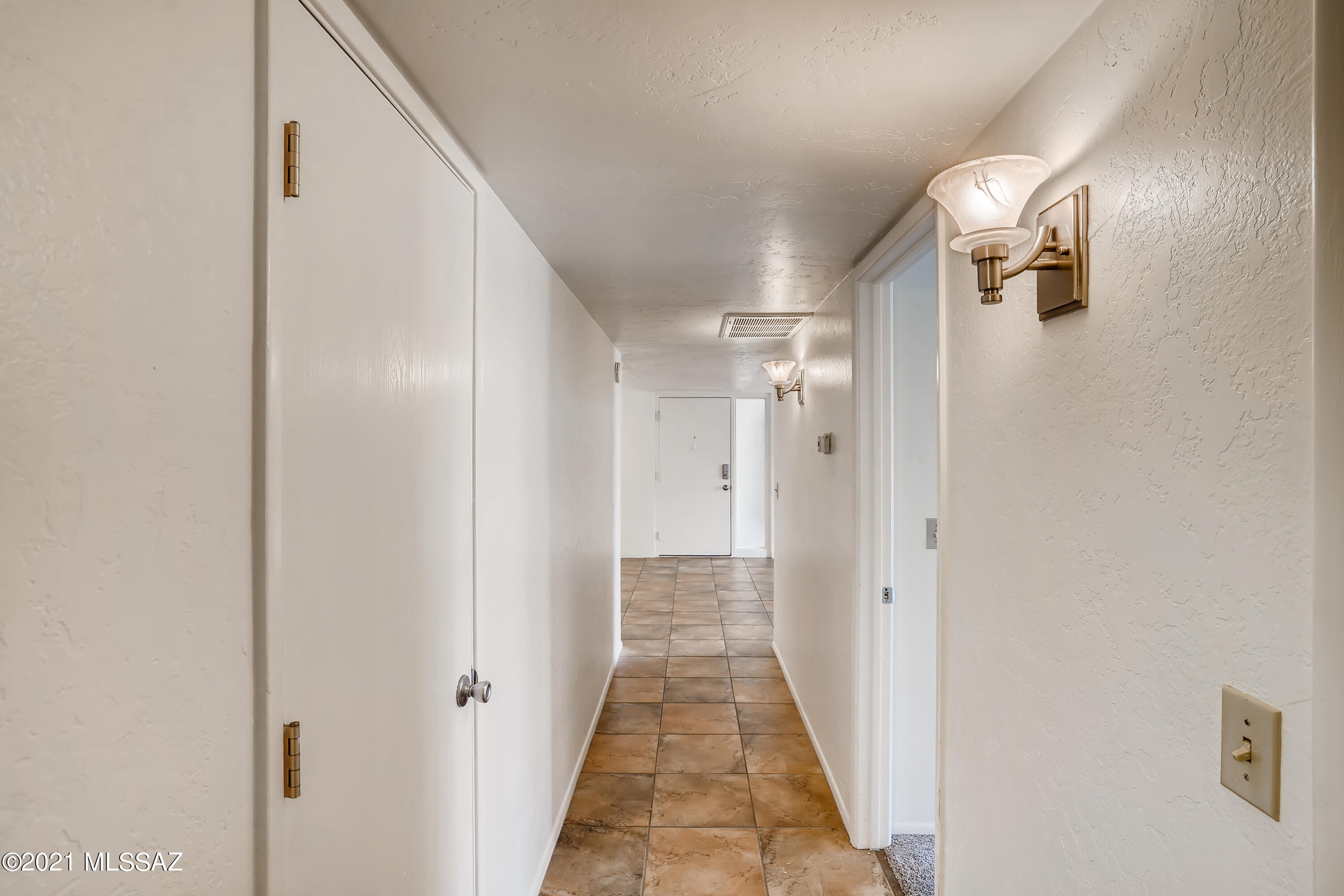 625 South Prudence Road, Unit 202 Tucson, AZ 85710 - Photo 26 of 33