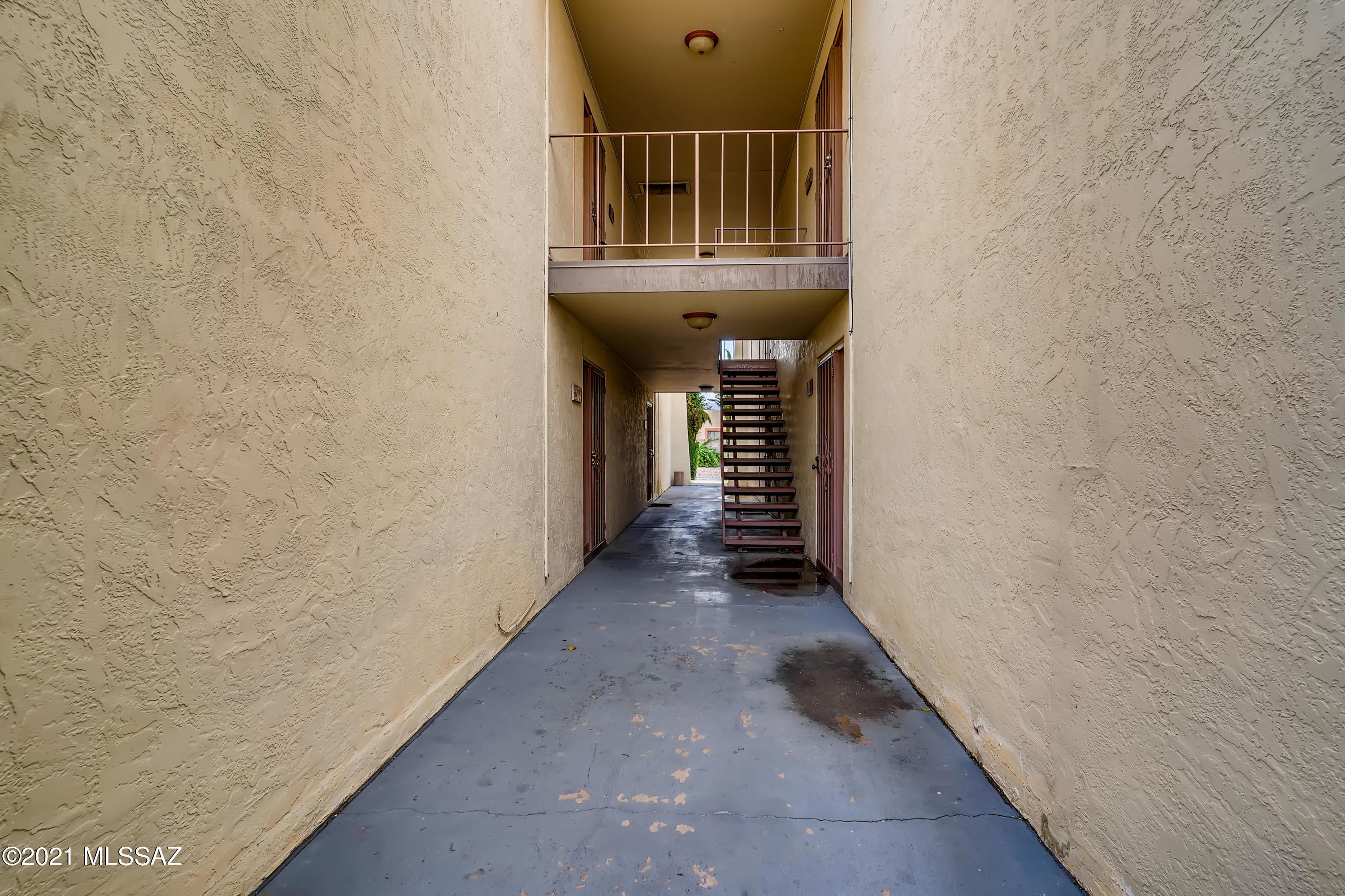 625 South Prudence Road, Unit 202 Tucson, AZ 85710 - Photo 3 of 33