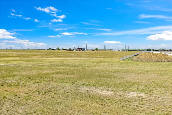 $850,000 | 5101 County Road 463, Elgin, TX 78621