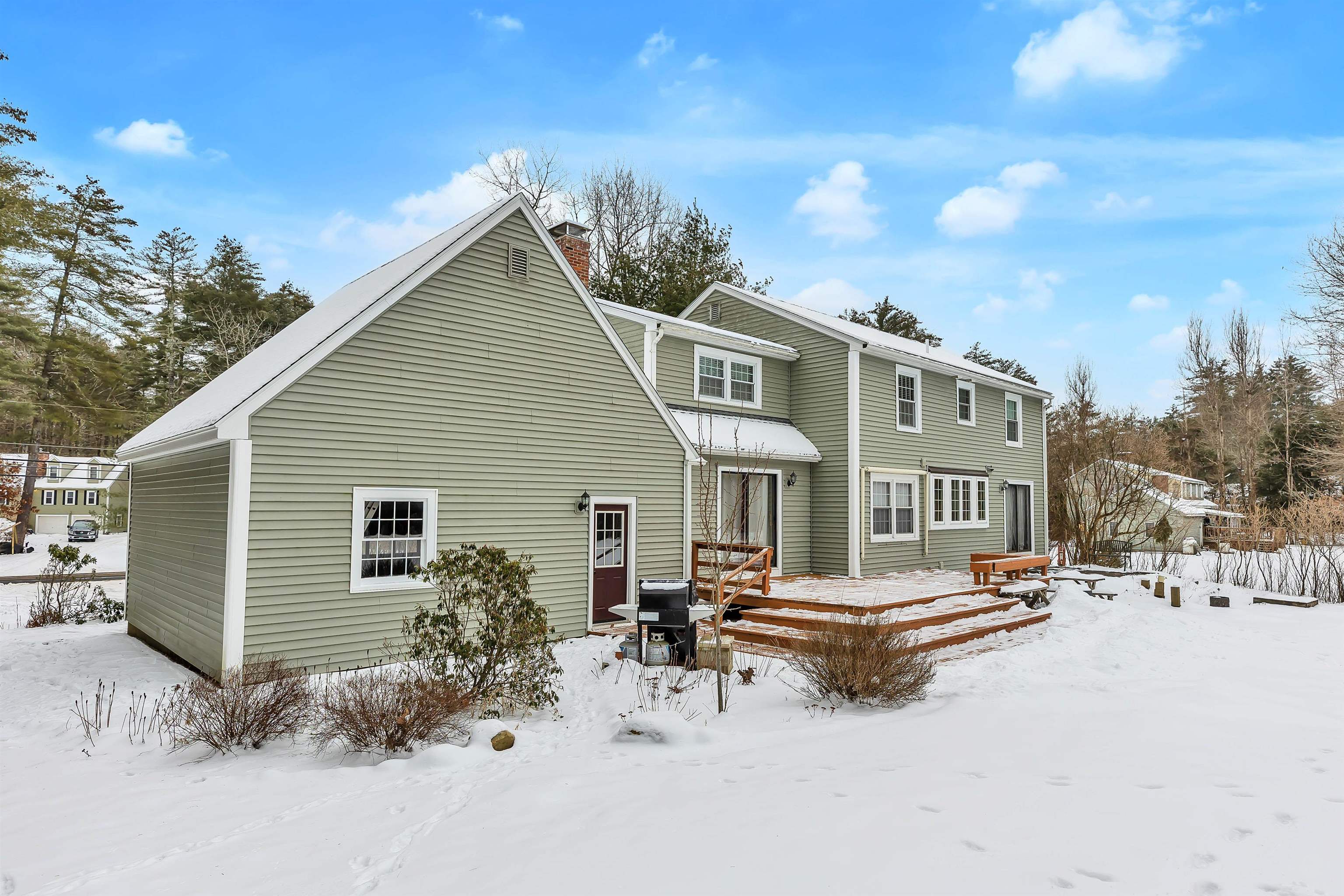 44 Horace Greeley Road Amherst, NH 03031 - Photo 2 of 9