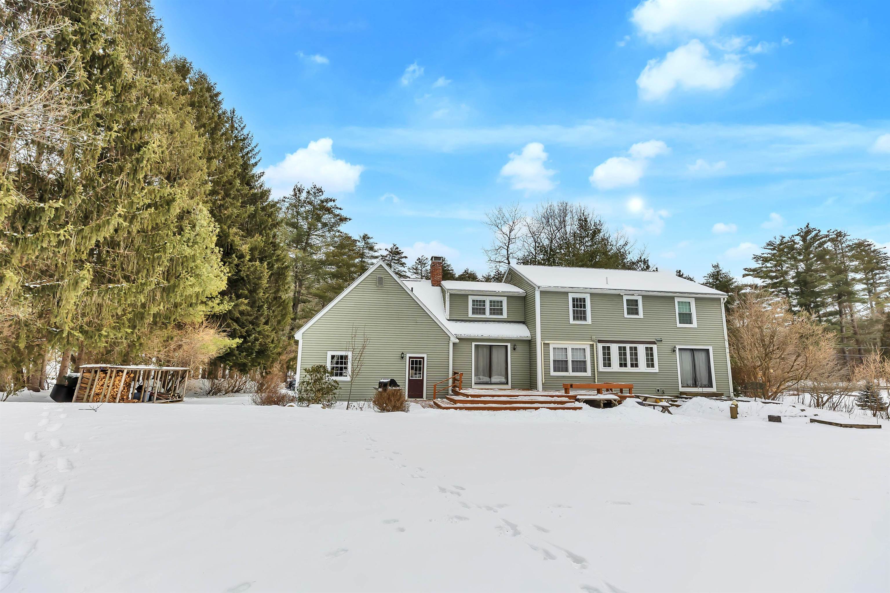 44 Horace Greeley Road Amherst, NH 03031 - Photo 3 of 9