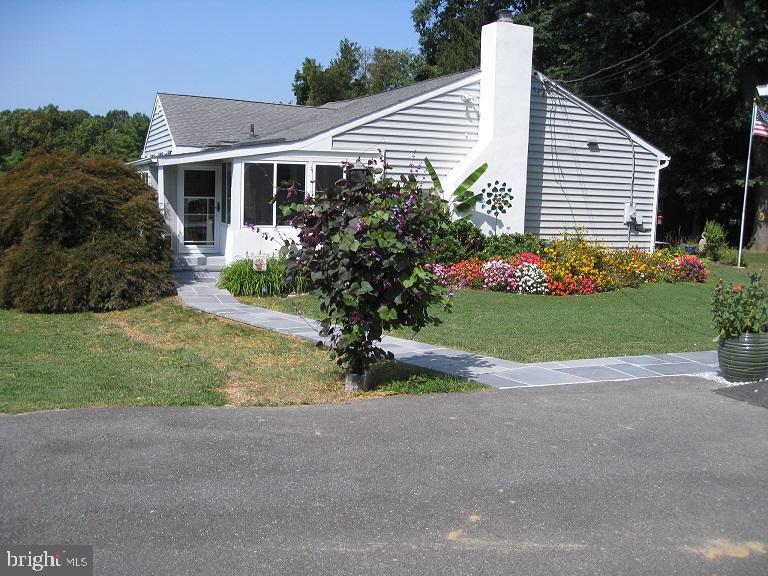 150 Faggs Manor Road Cochranville, PA 19330 - Photo 2 of 40 Entry of home