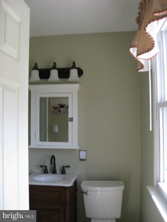 150 Faggs Manor Road Cochranville, PA 19330 - Photo 32 of 40 Main bedroom bath