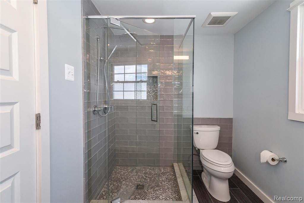 22759 Meadowbrook Road Novi, MI 48375 - Photo 25 of 36