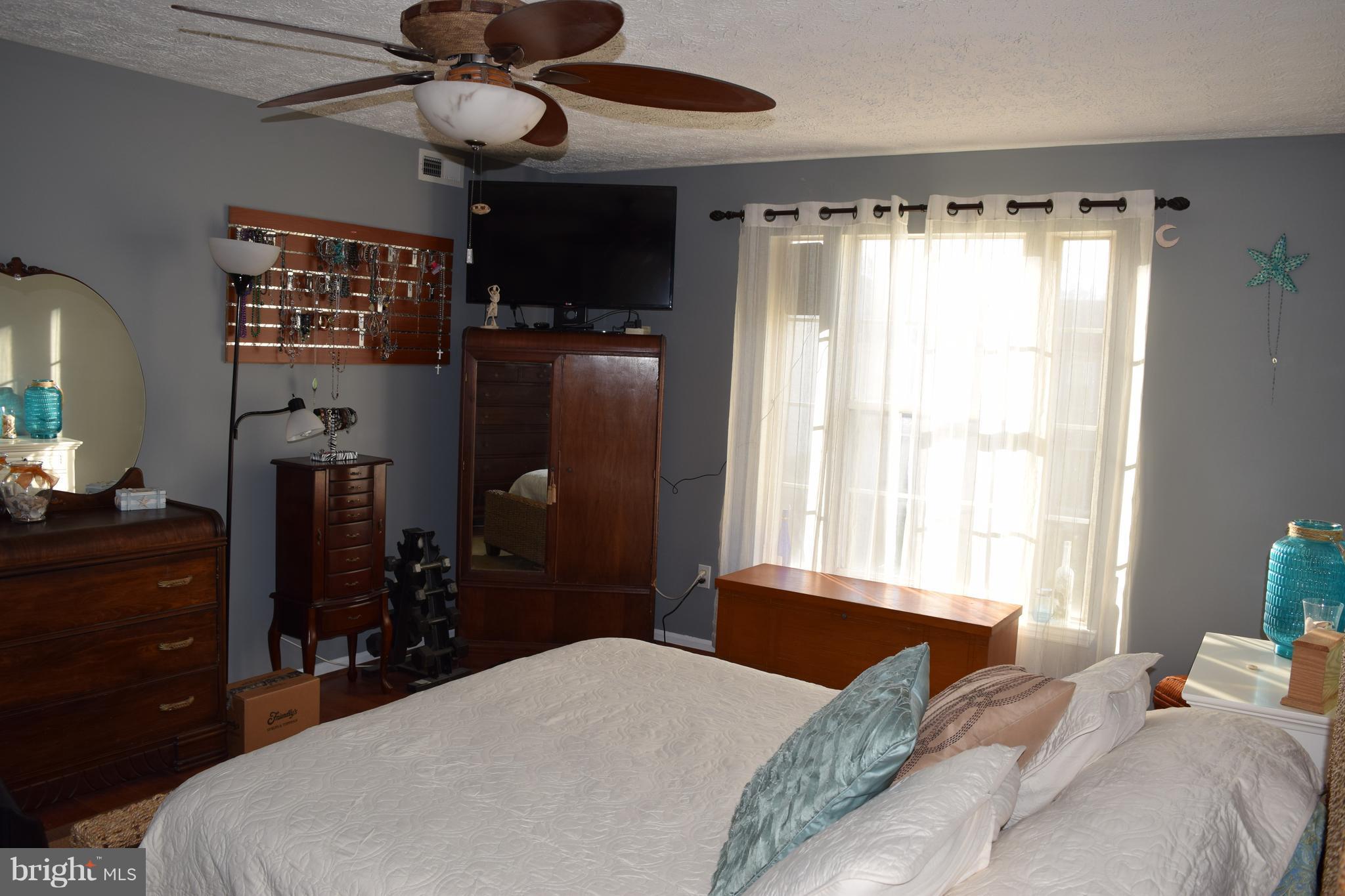 835 Deering Road, Unit 8F Pasadena, MD 21122 - Photo 12 of 19 Bedroom (Master)