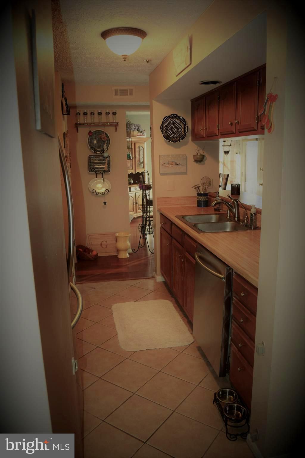 835 Deering Road, Unit 8F Pasadena, MD 21122 - Photo 4 of 19 Kitchen
