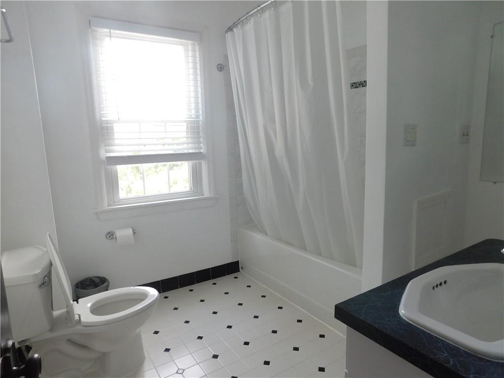 35 West Willock Road Pittsburgh, PA 15227 - Photo 12 of 20 Main batg