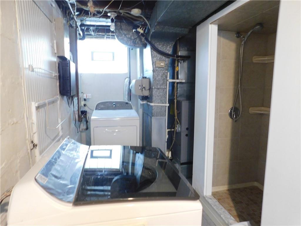 35 West Willock Road Pittsburgh, PA 15227 - Photo 14 of 20 The washer/dryer are included