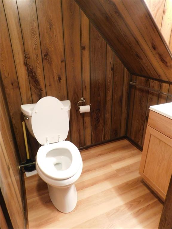 35 West Willock Road Pittsburgh, PA 15227 - Photo 18 of 20 2nd bath