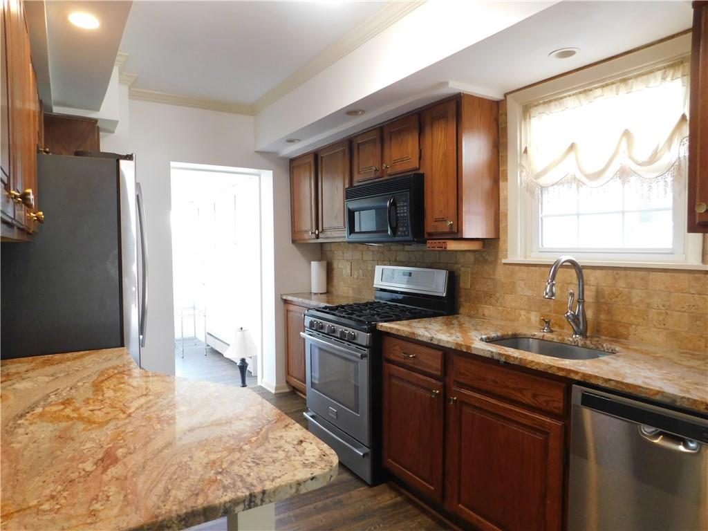 35 West Willock Road Pittsburgh, PA 15227 - Photo 6 of 20 Remodeled kitchen
