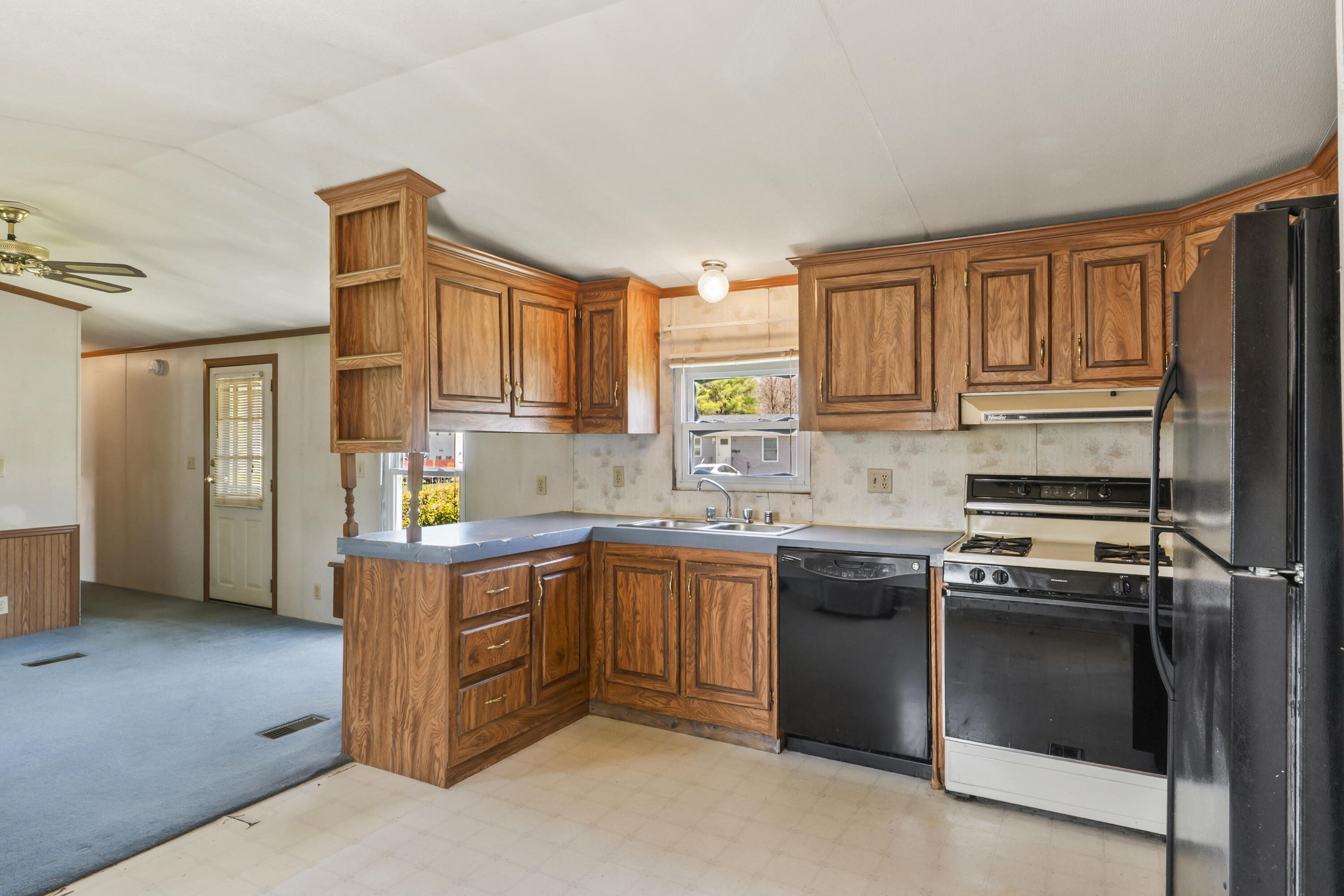 1655 Hotel Road Auburn, ME 04210 - Photo 11 of 36 1655 Hotel Road_119