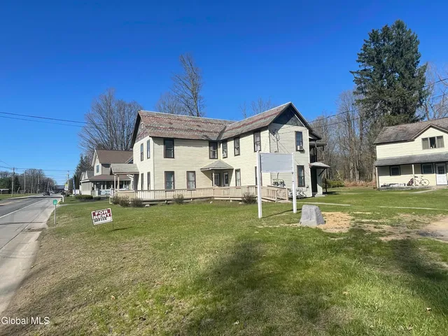 $950 | 524 Maple Avenue, Unit 3, Saratoga Springs, NY 12866