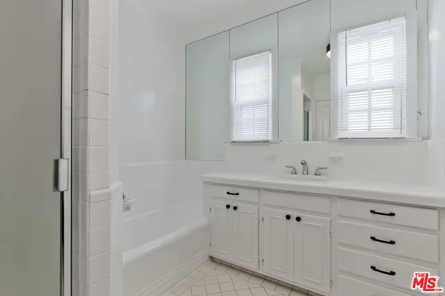 $4,795 | 9336 West Olympic Boulevard, Unit 9340 1/2, Beverly Hills, CA 90212