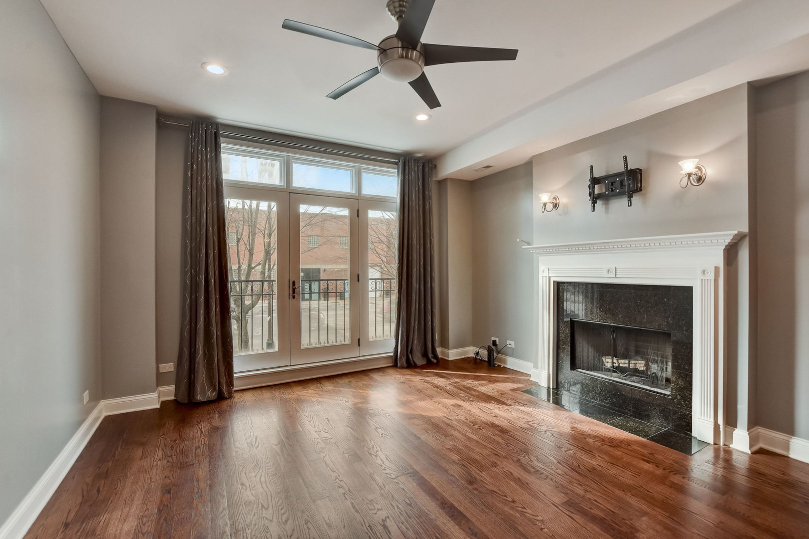 4145 South Wabash Avenue, Unit 1N Chicago, IL 60653 - Photo 2 of 32