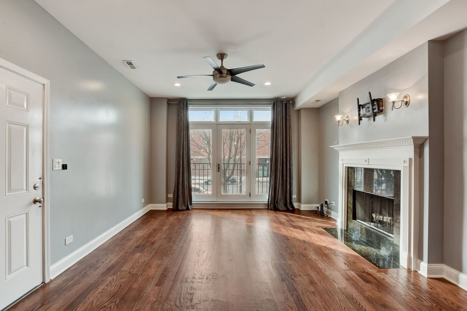 4145 South Wabash Avenue, Unit 1N Chicago, IL 60653 - Photo 3 of 32