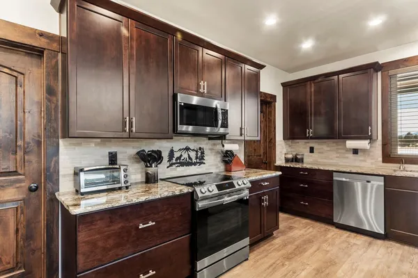 $1,199,900 | 1884 Little Pine Road, Donnelly, ID 83615