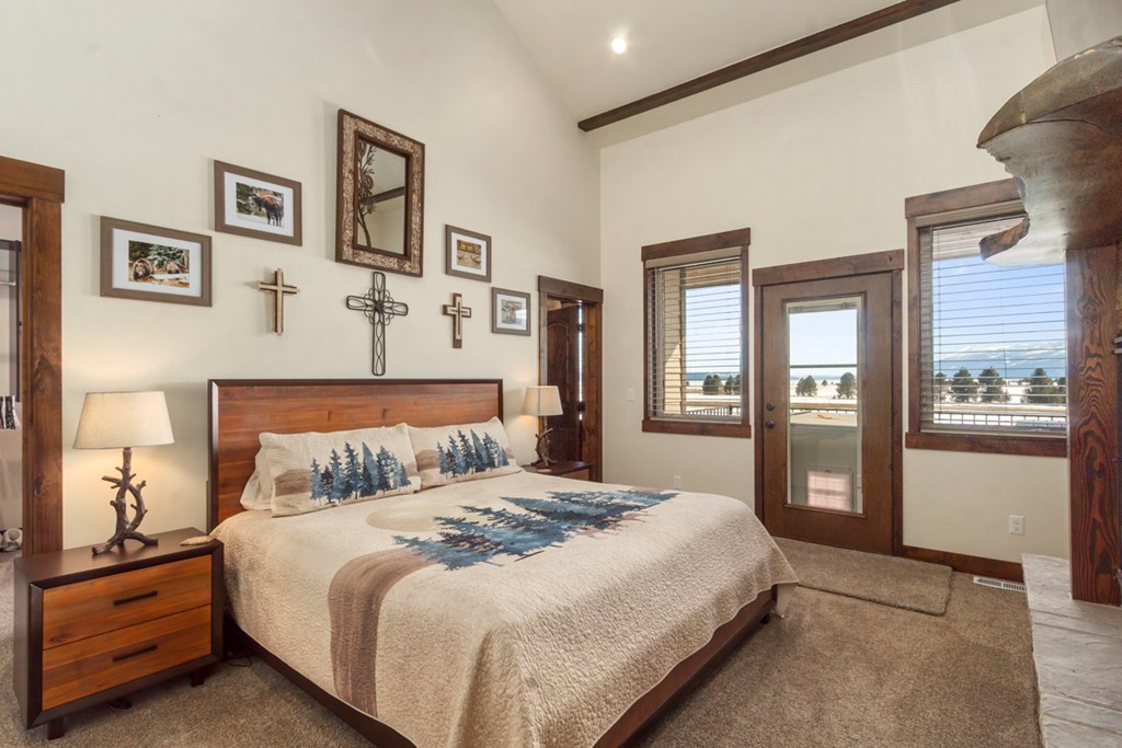 1884 Little Pine Road Donnelly, ID 83615 - Photo 23 of 41 Primary Suite Upstairs