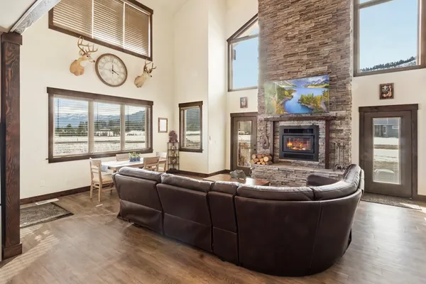 $1,199,900 | 1884 Little Pine Road, Donnelly, ID 83615