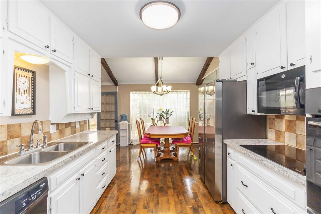 821 Ridge Court Bedford, TX 76021 - Photo 8 of 23