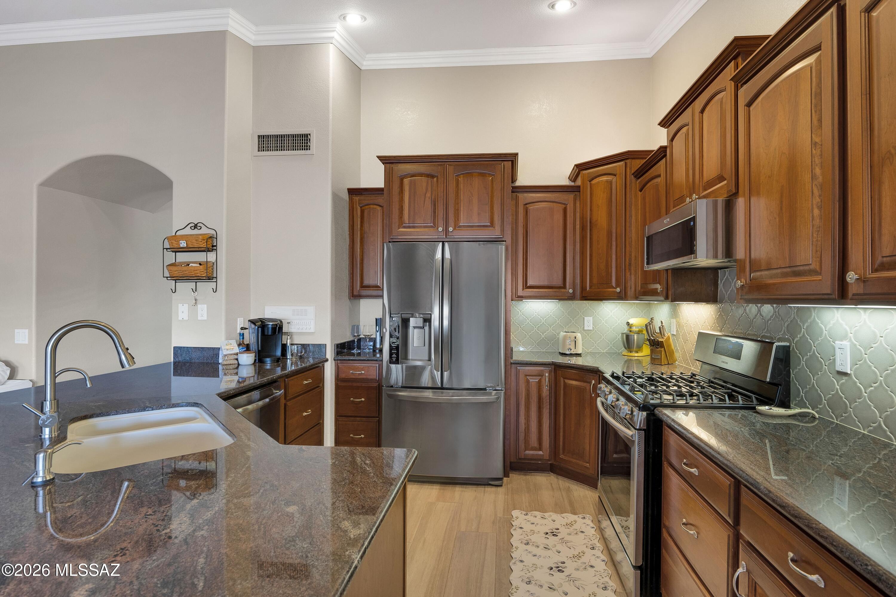 36925 South Ridgeview Boulevard Tucson, AZ 85739 - Photo 16 of 50 Nice Stainless Steel Appliances